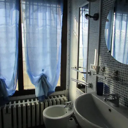 La Terrazza Mombarone 乡村民宿 阿斯蒂